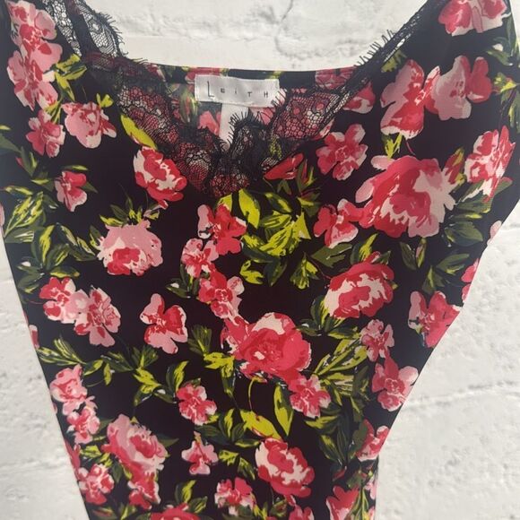 Leith Black and Pink Floral Body Suit - LIKE NEW - Size XS - Worn Once - Picture 2 of 4